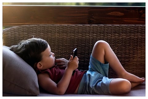 Screen use to calm children