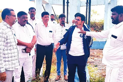 ಜಗಳೂರು ಪಲ್ಲಾಗಟ್ಟೆ ಗ್ರಾಮದ ಜೆಜೆಎಂ ಯೋಜನೆ ಓವರ್‌ಹೆಡ್ ಟ್ಯಾಂಕ್ ಪರಿಶೀಲಿಸಿದ ಜಿಪಂ ಸಿಇಒ ಗಿತ್ತೆ ಮಾಧವ ವಿಠ್ಠಲ್ ರಾವ್, ಜೆಜೆಎಂ ಎಇಇ ಸೋಮ್ಲಾನಾಯ್ಕ, ಕುಡಿಯುವ ನೀರು ಮತ್ತು ನೈರ್ಮಲ್ಯ ಇಲಾಖೆ ಎಇಇ ಸಾಧಿಕ್‌ವುಲ್ಲಾ, ಎಇ ಮರಿಯಪ್ಪ, ಮಹಾಂತೇಶ್, ಸಚಿನ್ ಇದ್ದರು. Campaign