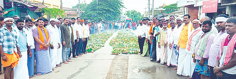 ಹರಪನಹಳ್ಳಿಯ ವಾಲ್ಮೀಕಿ ನಗರದಲ್ಲಿ ಅಜ್ಜಿ ಹಬ್ಬ ಆಚರಿಸಲಾಯಿತು.