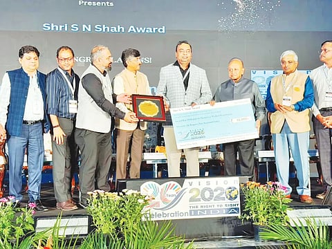 sha award ಬೆಂಗಳೂರಿನಲ್ಲಿ ಡಾ. ವೆಂಕಟರಾಮ ಕಟ್ಟಿ ಅವರಿಗೆ ಎಸ್​.ಎನ್​. ಷಾ ಪ್ರಶಸ್ತಿ ನೀಡಿ ಗೌರವಿಸಲಾಯಿತು.