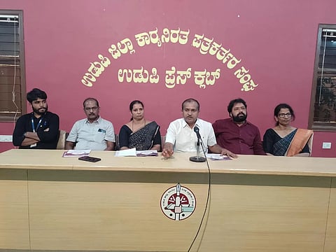 ಉಡುಪಿಯ ಪತ್ರಿಕಾ ಭವನದಲ್ಲಿ ನಡೆದ ಸುದ್ದಿಗೋಷ್ಠಿಯಲ್ಲಿ ಡಾ. ಮಾಧವ್​ ಎಂ.ಕೆ. ಮಾತನಾಡಿದರು. ಡಾ.ಸುರೇಂದ್ರ ಶೆಟ್ಟಿ, ಡಾ.ಸುಧಾ, ಡಾ. ಚಂದ್ರಕಾಂತ್​ ಭಟ್​, ಜಯಲಕ್ಷ್ಮೀ ಶೆಟ್ಟಿ, ಧೀರಜ್​ ಇದ್ದರು.