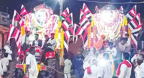 ಬಸವೇಶ್ವರ ಮತ್ತು ವೆಂಕಟೇಶ್ವರಸ್ವಾಮಿಯ ಉತ್ಸವ ವಿಜೃಂಭಣೆಯಿಂದ ನೆರವೇರಿತು.