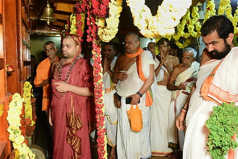  ಜಗದ್ಗುರು ಶ್ರೀ ವಿಧುಶೇಖರ ಭಾರತಿ ಮಹಾ ಸ್ವಾಮೀಜಿ ನೆಲ್ಲಿಕುಂಜೆ ಶ್ರೀ ವಿಷ್ಣುಮೂರ್ತಿ ದೇವರ ದರ್ಶನ ಪಡೆದರು.