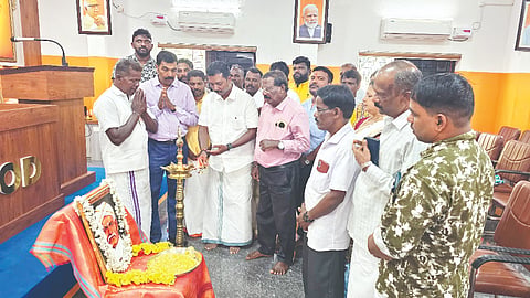 ಮಹಾತ್ಮಾ ಅಯ್ಯಂಕಾಳಿ ಜಯಂತಿಯನ್ನು ವಿ.ಸಿ.ಬಿನೀಶ್ ಮಾಸ್ಟರ್ ಉದ್ಘಾಟಿಸಿದರು. ನಾರಾಯಣ ಪೆರಡಾಲ, ಬಿಜೆಪಿ ಜಿಲ್ಲಾಧ್ಯಕ್ಷೆ ಎಂ.ಎಲ್.ಅಶ್ವಿನಿ ಮೊದಲಾದವರಿದ್ದರು.