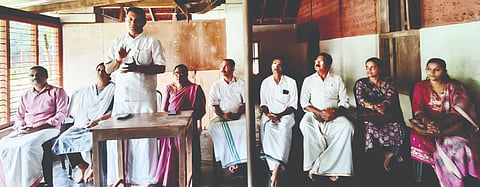 ಕ್ರಿಯಾಸಮಿತಿ ಸಭೆಯಲ್ಲಿ ಜಿ.ಪಂ. ಸದಸ್ಯ ಸೋಮಶೇಖರ್ ಜೆ.ಎಸ್. ಮಾತನಾಡಿದರು. ಗ್ರಾಪಂ ಉಪಾಧ್ಯಕ್ಷ ಅಬೂಬಕ್ಕರ್ ಸಿದ್ದಿಕ್ ವಳಮೊಗರು, ಗ್ರಾಪಂ ಸ್ಥಾಯಿ ಸಮಿತಿ ಅಧ್ಯಕ್ಷರಾದ ವಿಜಯಾ ಕೆ., ಸದಾನಂದ ಶೆಟ್ಟಿ ಕುದ್ವ ಮೊದಲಾದವರಿದ್ದರು.