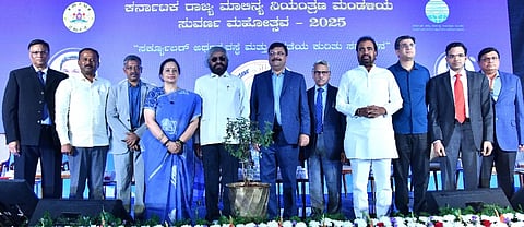 ಕೆಎಸ್‌ಪಿಸಿಬಿ ಸುವರ್ಣ ಮಹೋತ್ಸವದ ಹಿನ್ನೆಲೆಯಲ್ಲಿ ಹಮ್ಮಿಕೊಂಡಿದ್ದ ಕಾರ್ಯಾಗಾರವನ್ನು ಈಶ್ವರ ಖಂಡ್ರೆ ಉದ್ಘಾಟಿಸಿದರು. ಪಿ.ಎಂ.ನರೇಂದ್ರಸ್ವಾಮಿ, ಶಾಲಿನಿ ರಜನೀಶ್ ಮತ್ತಿತರರಿದ್ದರು. 