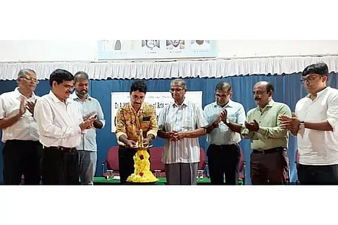 ಕುಮಟಾದ ಡಾ. ಬಾಳಿಗಾ ಕಾಲೇಜ್‌ನಲ್ಲಿ ಉನ್ನತಿ ನೆಕ್ಸ್ಟ್ ತರಬೇತಿಗೆ (Career guidance)ಪತ್ರಕರ್ತ ಶಂಕರ ಶರ್ಮಾ ಚಾಲನೆ ನೀಡಿದರು.