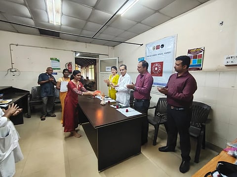 ಉಡುಪಿ ಜಿಲ್ಲಾ ಆಸ್ಪತ್ರೆಯಲ್ಲಿ ಆಯೋಜಿಸಿದ್ದ ಫಿಸಿಯೋಥೆರಪಿ ಕಿಟ್​ ಹಸ್ತಾಂತರ ಕಾರ್ಯಕ್ರಮವನ್ನು ಡಾ. ಆವನಿ ಶೆಟ್ಟಿ ಉದ್ಘಾಟಿಸಿದರು. ಡಾ. ಎಚ್​. ಅಶೋಕ್​, ಡಾ. ಲತಾ ನಾಯಕ್​, ಮುರಳಿ ರೈ, ಗಣೇಶ್​ ರಾವ್​, ಅರ್ಪಿತಾ ಇತರರಿದ್ದರು.