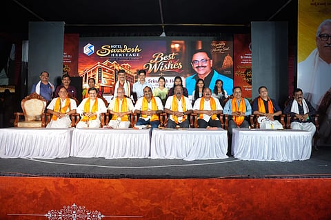 ಉಡುಪಿ ಗಣೇಶೋತ್ಸವ ಸಮಿತಿಯ ವಜ್ರ ಮಹೋತ್ಸವದ ಸಮಾರೋಪ ಸಮಾರಂಭದಲ್ಲಿ ಅನಾಥ ಮಕ್ಕಳ ಶಿಕ್ಷಣಕ್ಕೆ ವಿದ್ಯಾರ್ಥಿವೇತನ ವಿತರಿಸಲಾಯಿತು. ನಾಗೇಶ್​ ಹೆಗ್ಡೆ, ಪ. ವಸಂತ ಭಟ್​, ಗುರ್ಮೆ ಸುರೇಶ್​ ಶೆಟ್ಟಿ, ಯಶ್​ಪಾಲ್​ ಸುವರ್ಣ, ವಿಜಯ ರಾಘವ ರಾವ್​, ಡಾ. ಕಟ್ಟೆ ರವಿರಾಜ್​ ಆಚಾರ್ಯ, ಆನಂದ್​ ಸುವರ್ಣ, ಡಾ. ಪ್ರತಾಪ್​ ಮಧುಕರ್​ ಕಾಮತ್​, ಕೆ.ಮಂಜುನಾಥ್​ ಹೆಬ್ಬಾರ್​, ಎಂ.ವಲ್ಲಭ ಭಟ್​ ಇತರರಿದ್ದರು.