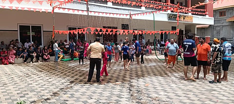 ಉಡುಪಿಯ ಕಲ್ಯಾಣಪುರದ ವೆಂಕಟರಮಣ ದೇವಸ್ಥಾನದ ಪರಿಸರದಲ್ಲಿ ಜಿಎಸ್​ಬಿ ಸಮಾಜದವರಿಗೆ ವಿವಿಧ 'ಸ್ಪರ್ಧಾ ಕೂಟ' ಆಯೋಜಿಸಲಾಗಿತ್ತು.