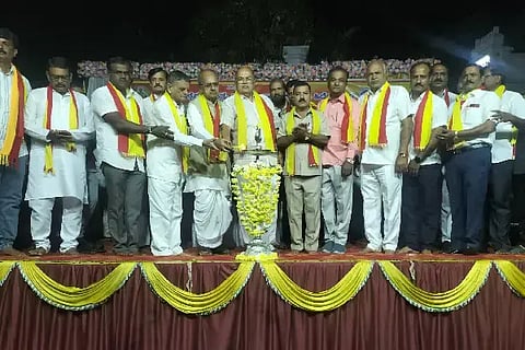 ಹಿರೇಕೆರೂರ ಪಟ್ಟಣದ ಪೊಲೀಸ್ ಪರೇಡ್ ಮೈದಾನದಲ್ಲಿ ಏರ್ಪಡಿಸಿದ್ದ ೭೧ನೇ ನಾಡಹಬ್ಬ ಹಾಗೂ ಕನ್ನಡ ರಾಜ್ಯೋತ್ಸವ kannada culture ಕಾರ್ಯಕ್ರಮವನ್ನು ಶಾಸಕ ಯು.ಬಿ. ಬಣಕಾರ ಉದ್ಘಾಟಿಸಿದರು. 
