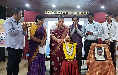 ಉಡುಪಿ ಜಿಲ್ಲಾ ಡಾ. ಶಿವರಾಮ ಕಾರಂತ ಟ್ರಸ್ಟ್​ ವತಿಯಿಂದ ಆಯೋಜಿಸಿದ್ದ 'ಮಕ್ಕಳಿಗಾಗಿ ಕಾರಂತರು' ಕಾರ್ಯಕ್ರಮವನ್ನು ಶುಭಾ ಕೆ.ಎನ್​. ಉದ್ಘಾಟಿಸಿದರು. ಡಾ. ಗಣನಾಥ್​ ಶೆಟ್ಟಿ ಎಕ್ಕಾರು, ರಮೇಶ್​ ಹಾಂಡ, ಡಾ.ಚೇತನ್​ ಶೆಟ್ಟಿ ಕೋವಾಡಿ, ಡಾ.ಪ್ರಸಾದ್​ ರಾವ್​, ಡಾ.ಭಾರತಿ ಮರವಂತೆ, ಸುರೇಂದ್ರ ಇದ್ದರು.