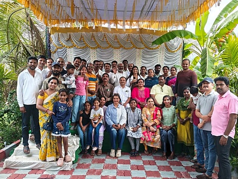 ಮಂಡ್ಯದಲ್ಲಿ ಸಿಂಗರ್ಸ್ ಗ್ರೂಪ್ ಮತ್ತು ಮಧುರ ಮಂಡ್ಯ ರಂಗಕಲಾ ಟ್ರಸ್ಟ್ ಸಹಯೋಗದಲ್ಲಿ ಕರೋಕೆ ಹಾಡುಗಾರಿಕೆ ಆಯೋಜಿಸಲಾಗಿತ್ತು.