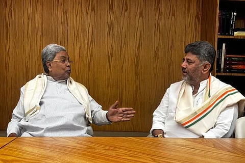 ದೆಹಲಿಯಲ್ಲಿ ಹೈವೋಲ್ಟೇಜ್ ಸಭೆ: ಕುರ್ಚಿ ಕದನಕ್ಕೆ ಇಂದು ತೆರೆ ಬೀಳುತ್ತಾ? ಇಡೀ ರಾಜ್ಯದ ಕಣ್ಣು ಈಗ ರಾಜಧಾನಿತ್ತ! Karnataka Power Tussle 