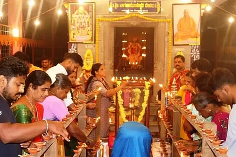ಹೊನ್ನಾವರ ಉಪ್ಪೋಣಿಯ ಶ್ರೀ ನಾಗ ಚಾಮುಂಡೇಶ್ವರಿ ದೇವಸ್ಥಾನದಲ್ಲಿ ಕಾರ್ತಿಕ ದೀಪೋತ್ಸವ (kartikotsava) ನಡೆಯಿತು.