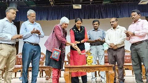 ಮಂಡ್ಯ ನಗರದ ಡಾ.ಬಿ.ಆರ್.ಅಂಬೇಡ್ಕರ್ ಭವನದಲ್ಲಿ ಕಾರ್ಯಾಗಾರವನ್ನು ಜಿಪಂ ಸಿಇಒ ಕೆ.ಆರ್.ನಂದಿನಿ ಉದ್ಘಾಟಿಸಿದರು. 