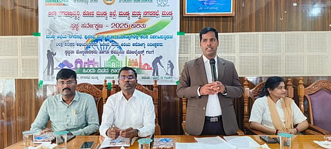 ಮಂಡ್ಯದಲ್ಲಿ ಆಯೋಜಿಸಿದ್ದ ಕಾರ್ಯಾಗಾರದಲ್ಲಿ ಜಿಲ್ಲಾಧಿಕಾರಿ ಡಾ.ಕುಮಾರ ಮಾತನಾಡಿದರು. 