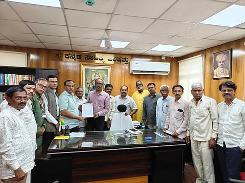 ಕಸಾಪ ಕಾರ್ಯಚಟುವಟಿಕೆಗಳಿಗೆ ಅನುದಾನ ಬಿಡುಗಡೆ ಮಾಡುವಂತೆ ಮನವಿ ಸಲ್ಲಿಕೆ 