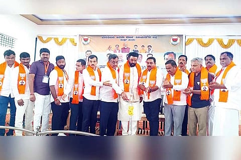 ಕಾನಹೊಸಹಳ್ಳಿಯಲ್ಲಿ ಬಿಜೆಪಿಯಿಂದ ಆಯೋಜಿಸಿದ್ದ  ಬಿಎಲ್‌ಎ-2 ಕಾರ್ಯಾಗಾರವನ್ನು ಮಾಜಿ ಶಾಸಕ, ಪಕ್ಷದ ವಕ್ತಾರ ಆಶ್ವತ್ಥ್ ನಾರಾಯಣಗೌಡ ಉದ್ಘಾಟಿಸಿದರು. ಮಾಜಿ ಸಚಿವ ಬಿ.ಶ್ರೀರಾಮುಲು, ಪ್ರಮುಖರಾದ ಚನ್ನಬಸವನಗೌಡ ಪಾಟೀಲ್, ಸಂಜೀವರೆಡ್ಡಿ, ಕಾಮಶೆಟ್ಟಿ ನಾಗರಾಜ, ಸೂರ್ಯಪಾಪಣ್ಣ, ಶಿವಪ್ರಸಾದ್ ಗೌಡ, ಬ್ಯಾಲಹುಣಸೆ ರಾಮಣ್ಣ ಇದ್ದರು.