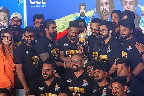 ಸಿಸಿಎಲ್​ ಗೆಲುವನ್ನು ಅಭಿಮಾನಿಗಳಿಗೆ ಅರ್ಪಿಸಿದ ನಟ ಕಿಚ್ಚ ಸುದೀಪ್ ( Kichcha Sudeepa  )