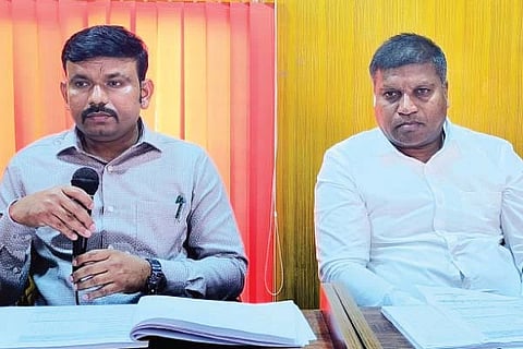 ಕೂಡ್ಲಿಗಿಯಲ್ಲಿ ತಾಪಂ ಆಡಳಿತಾಧಿಕಾರಿ ಮಾರ್ಕಂಡೇಯ ಅಧ್ಯಕ್ಷತೆಯಲ್ಲಿ ಪ್ರಗತಿ ಪರಿಶೀಲನಾ ಸಭೆ ನಡೆಯಿತು. ತಾಪಂ ಇಒ ನರಸಪ್ಪ ಇದ್ದರು.