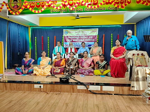 ಉಡುಪಿಯ ಅಭಿರಾಮ ಧಾಮ ಕಲಾವೇದಿಕೆಯಲ್ಲಿ ಕುಮಾರವ್ಯಾಸ ಜಯಂತಿ ಆಚರಿಸಲಾಯಿತು. ಡಾ. ಸುದರ್ಶನ ಭಾರತೀಯ ಪಿ.ವಿ., ಸತೀಶಕುಮಾರ್​ ಕೆಮ್ಮಣ್ಣು, ಡಾ. ರಾಘವೇಂದ್ರ ರಾವ್​ ಪಡುಬಿದ್ರಿ, ಮಟ್ಟು ಕೃಷ್ಣಕುಮಾರ್​, ಡಾ. ಪ್ರಫುಲ್ಲಾ ಜಿ.ಭಟ್​ ಇತರರಿದ್ದರು.