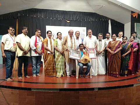 ಉಡುಪಿಯ ಅಂಬಲಪಾಡಿಯಲ್ಲಿ ಆಯೋಜಿಸಿದ್ದ ಡುಂಡಿ-70 ಅಭಿನಂದನಾ ಸಮಾರಂಭದಲ್ಲಿ ಲಕ್ಷ್ಮಣ್ ವಿ.ಎ. ಅವರಿಗೆ ಕುರಾಡಿ ಸೀತಾರಾಮ ಅಡಿಗ ಕಾವ್ಯ ಪ್ರಶಸ್ತಿ ನೀಡಲಾಯಿತು. ಡಾ. ನೀ.ಬಿ. ವಿಜಯ ಬಲ್ಲಾಳ್. ಎಚ್. ಡುಂಡಿರಾಜ್, ಪೂರ್ಣಿಮಾ, ಡಾ. ನಾರಾಯಣ ಮಡಿ, ರವಿರಾಜ್ ಎಚ್‌.ಪಿ., ನಾಗರಾಜ್ ಹೆಬ್ಬಾರ್, ಜನಾರ್ದನ್ ಕೊಡವೂರು, ಪೂರ್ಣಿಮಾ ಜನಾರ್ದನ್, ರಾಘವೇಂದ್ರ ಪ್ರಭು ಕರ್ವಾಲ್ ಇದ್ದರು.