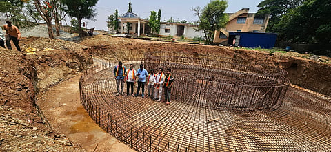 WATER TANK ಲಕ್ಷ್ಮೇಶ್ವರ ಪುರಸಭೆ ಕಲಾ ಮಹಾವಿದ್ಯಾಲಯದ ಪ್ರಾಂಗಣದಲ್ಲಿ ನಿರ್ಮಾಣಗೊಳ್ಳುತ್ತಿರುವ ಜಲಾಗಾರ ಕಾಮಗಾರಿ