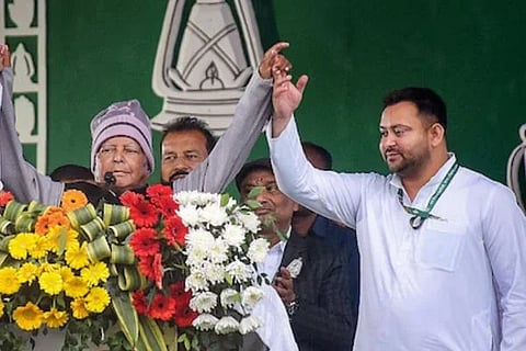  Lalu Yadav | ಲಾಲು ಪ್ರಸಾದ ಯಾದವ್​ ಮತ್ತು ಪುತ್ರ ತೇಜಸ್ವಿ ಯಾದವ್​ (PTI)