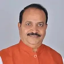 ಸುದ್ದಿಗೋಷ್ಠಿಯಲ್ಲಿ ಮಾತನಾಡಿದ ರಾಜ್ಯ ಬಿಜೆಪಿ ಶಿಸ್ತು ಸಮಿತಿ ಅಧ್ಯಕ್ಷ ಹಾಗೂ ಚುನಾವಣೆಯ (graduates)ಬಿಜೆಪಿ ಟಿಕೆಟ್ ಆಕಾಂಕ್ಷಿಗಳಲ್ಲೊಬ್ಬರಾದ ಲಿಂಗರಾಜ ಪಾಟೀಲ.