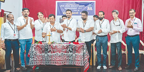  ಎಸ್‌ಕೆಪಿಎ ಮೂಡುಬಿದಿರೆ ವಲಯದ 16ನೇ ವಾರ್ಷಿಕ ಸಭೆ ನಡೆಯಿತು. ನಿತಿನ್ ಬೆಳುವಾಯಿ, ನವೀನ್ ರೈ ಪಂಜಳ, ಅಜಯ್ ಕುಮಾರ್ ಮತ್ತಿತರರು ಉಪಸ್ಥಿತರಿದ್ದರು.  
