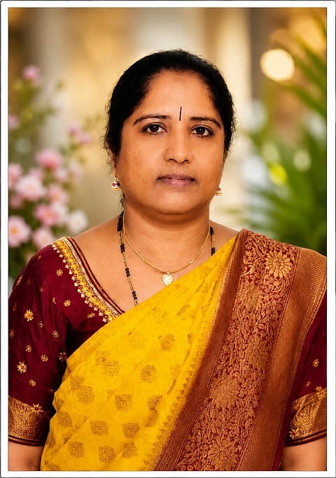 ರು, ಶಿ, ಮ, ತಿ, ಪ್ರೌಢಶಾಲೆಯ ಮುಖ್ಯ ಶಿಕ್ಷಕಿ ಇಂದಿರಾದೇವಿ