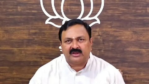 raids ಮಾಧ್ಯಮ ಪ್ರತಿನಿಧಿಗಳೊಂದಿಗೆ ಮಾತನಾಡಿದ ಶಾಸಕ ಮಹೇಶ ಟೆಂಗಿನಕಾಯಿ 