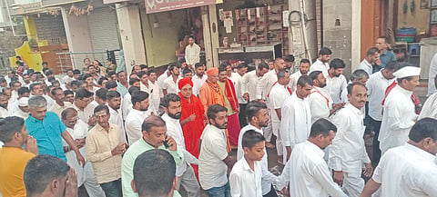 ಮಹಾಲಿAಗಪುರ ಪಟ್ಟಣದಲ್ಲಿ ಕೊಪ್ಪಳ ಗವಿಸಿದ್ಧೇಶ್ವರ ಶ್ರೀಗಳು ಸದ್ಭಾವನ ಯಾತ್ರೆ. ಮಹಾಲಿಂಗೇಶ್ವರ ಶಿವಯೋಗಿ ರಾಜೇಂದ್ರ ಶ್ರೀಗಳು, ಸಿದ್ಧರಾಮ ಶಿವಯೋಗಿಗಳು, ಶಿವಶಾಂತವೀರ ಸ್ವಾಮಿಗಳು, ಇತರರಿದ್ದರು.