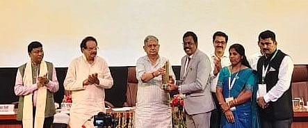  ದೀನ್ ದಯಾಳ್ ಉಪಾಧ್ಯಾಯ ರಾಜ್ಯ ವಿಕಾಸ ಪುರಸ್ಕಾರವನ್ನು ಮುದ್ರಾಡಿ ಗ್ರಾಮ ಪಂಚಾಯಿತಿ ತಂಡ ಸ್ವೀಕರಿಸಿತು.