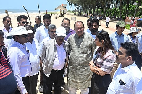 ಸಚಿವ ಕೆ.ಜೆ. ಜಾರ್ಜ್ ಅವರು ತಣ್ಣೀರುಬಾವಿ ಬ್ಲೂ ಫ್ಲ್ಯಾಗ್ ಬೀಚ್‌ಗೆ ಭಾನುವಾರ ಭೇಟಿ ನೀಡಿ ಪರಿಶೀಲನೆ ನಡೆಸಿದರು. ಎಂಎಲ್‌ಸಿ ಐವನ್ ಡಿ'ಸೋಜಾ, ಮೆಸ್ಕಾಂ ಅಧ್ಯಕ್ಷ ಕೆ. ಹರೀಶ್ ಕುಮಾರ್, ಕರಾವಳಿ ಅಭಿವೃದ್ಧಿ ಮಂಡಳಿ ಅಧ್ಯಕ್ಷ ಎಂ.ಎ. ಗಫೂರ್ ಉಪಸ್ಥಿತರಿದ್ದರು.