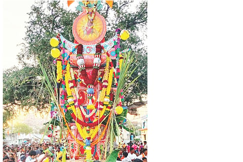 ಮಾನ್ವಿಯ ಕೋನಾಪುರ ಪೇಟೆಯಲ್ಲಿ ಶ್ರೀ ಮಾರಿಕಾಂಬೆ ದೇವಿ ಉಚ್ಚಾಯ ಮಹೋತ್ಸವ ಜರುಗಿತು.