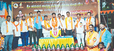  ಶಿವಶರಣ ಶ್ರೀ ಹಡಪದ ಅಪ್ಪಣ್ಣ ಸಮಾಜ ಸೇವಾ ಸಂಘದ ಘಟಕ ಉದ್ಘಾಟನೆ, ಶ್ರೀ ನಿಜ ಸುಖಿ ಶಿವ ಚರಣ ಹಡಪದ ಅಪ್ಪಣ್ಣನವರ 892ನೇ ಜಯಂತ್ಯುತ್ಸವ ನಡೆಯಿತು. ಜಿಲ್ಲಾ ಬಿಜೆಪಿ ಉಪಾಧ್ಯಕ್ಷ ಸುನೀಲ್ ಆಳ್ವ, ಸವಿತಾ, ಸಮಾಜದ ಜಿಲ್ಲಾಧ್ಯಕ್ಷ ಆನಂದ ಭಂಡಾರಿ, ಮಂಗಳೂರು ಹಡಪದ ಸಮಾಜ ಅಧ್ಯಕ್ಷ ಮಲೇಶ್ ಬಿ. ಮೊದಲಾದವರಿದ್ದರು.