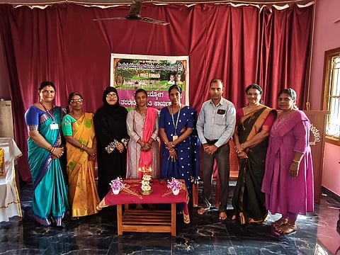  ಹಳೆಯಂಗಡಿ ಮಹಿಳಾ ಮಂಡಲ ಆಶ್ರಯದಲ್ಲಿ ಸ್ವ ಉದ್ಯೋಗ ಮಾಹಿತಿ ಶಿಬಿರ ನಡೆಯಿತು. ಮಹಿಳಾ ಮಂಡಲ ಅಧ್ಯಕ್ಷೆ ರೇಷ್ಮಾ ಅಶ್ರಫ್, ಕೃಷಿ ಅಧಿಕಾರಿ ಸಂತೋಷ್ ಕುಮಾರ್ ಮೊದಲಾದವರಿದ್ದರು.