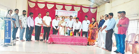  ಕಾರ್ನಾಡಿನ ಸಿಎಸ್‌ಐ ಆಂಗ್ಲ ಮಾಧ್ಯಮ ಶಾಲೆಯಲ್ಲಿ ಆರೋಗ್ಯ ತಪಾಸಣೆ ಉಚಿತ ಶಿಬಿರವನ್ನು ಉದ್ಯಮಿ ವಾಸು ಪೂಜಾರಿ ಚಿತ್ರಾಪು ಉದ್ಘಾಟಿಸಿದರು. ಶಾಂಭವಿ ಜೇಸಿ ಟ್ರಸ್ಟ್ ಅಧ್ಯಕ್ಷ ದಿನೇಶ್ ಕೆ.ಶೆಟ್ಟಿ, ಮೂಲ್ಕಿ ರೋಟರಿ ಕ್ಲಬ್ ಅಧ್ಯಕ್ಷೆ ಭಾನುವತಿ ಶೆಟ್ಟಿ ಕಕ್ವಗುತ್ತು, ಹರ್ಷರಾಜ್ ಶೆಟ್ಟಿ ಜಿ.ಎಂ. ಮೊದಲಾದವರಿದ್ದರು.  