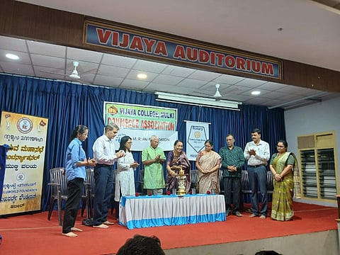  ಮೂಲ್ಕಿ ವಿಜಯಾ ಕಾಲೇಜಿನಲ್ಲಿ ನಾಯಕತ್ವ ತರಬೇತಿ ಶಿಬಿರವನ್ನು ಮೂಲ್ಕಿ ರೋಟರಿ ಅಧ್ಯಕ್ಷೆ ಭಾನುಮತಿ ಶೆಟ್ಟಿ ಕಕ್ವಗುತ್ತು ಉದ್ಘಾಟಿಸಿದರು. ವಿಜಯಾ ಪದವಿ ಕಾಲೇಜು ಪ್ರಾಂಶುಪಾಲೆ ಡಾ.ಶೈಲಜಾ ವೈ.ವಿ., ತುಳು ವರ್ಲ್ಡ್ ೌಂಡೇಶನ್ ಪ್ರಧಾನ ಕಾರ್ಯದರ್ಶಿ ವಸಂತ್ ರೈ ಕುತ್ತೆತ್ತೂರು ಮೊದಲಾದವರಿದ್ದರು.  
