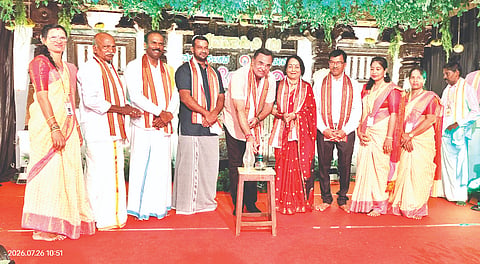  ಆಟಿಡೊಂಜಿ ದಿನ ಕಾರ್ಯಕ್ರಮವನ್ನು ಹೆಜಮಾಡಿ ಶ್ರೀ ಮಹಾಲಿಂಗೇಶ್ವರ ಮಹಾಗಣಪತಿ ದೇವಸ್ಥಾನ ಆಡಳಿತ ಮೊಕ್ತೇಸರ ದಯಾನಂದ ಹೆಜ್ಮಾಡಿ ಉದ್ಘಾಟಿಸಿದರು. ಯುವವಾಹಿನಿ ಮೂಲ್ಕಿ ಘಟಕ ಅಧ್ಯಕ್ಷೆ ಚರಿಷ್ಮಾ ಶ್ರೀನಿವಾಸ್, ಅಶೋಕ್ ಕುಮಾರ್ ಪಡ್ಪು ಮೊದಲಾದವರಿದ್ದರು.