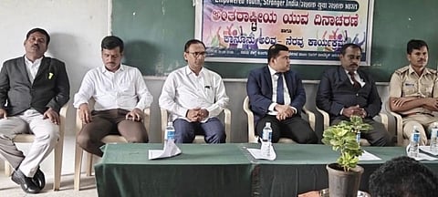 ಕಮಲನಗರ ತಾಲ್ಲೂಕಿನ ಠಾಣಾಕುಶನೂರದ ಶ್ರೀ ಮಾಣಿಕರಾವ್ ಪಾಟೀಲ ರೂರಲ್ ಪಾಲಿಟೆಕ್ನಿಕ್‍ನಲ್ಲಿ ಕಾನೂನು ಅರಿವು ಕಾರ್ಯಕ್ರಮ ನಡೆಯಿತು.