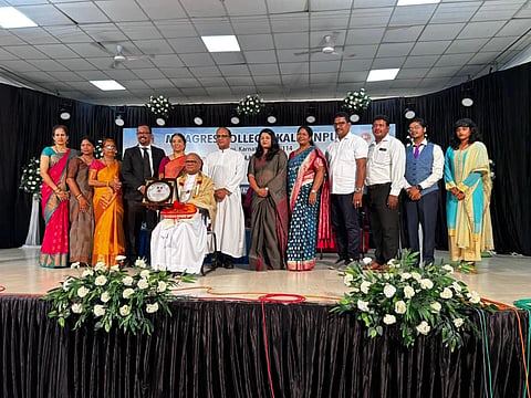 ಉಡುಪಿಯ ಕಲ್ಯಾಣಪುರದ ಮಿಲಾಗ್ರಿಸ್​ ಕಾಲೇಜ್​ನ ವಾರ್ಷಿಕ ದಿನಾಚರಣೆಯಲ್ಲಿ ಫರ್ಡಿನಾಂಡ್​ ಗೊನ್ಸಾಲ್ವಿಸ್​ ಅವರನ್ನು ಸನ್ಮಾನಿಸಲಾಯಿತು. ಕವಿತಾ ಕೆ.ಆರ್​., ಡಾ.ವಿನ್ಸೆಂಟ್​ ಆಳ್ವಾ, ಮೆಲ್ವಿನ್​ ಮೆಂಡೊನ್ಸಾ, ಶಿಖಾ ಶೆಟ್ಟಿ, ಸೋಫಿಯಾ ಡಾಯಸ್​, ಸುಷ್ಮಾ ಶೆಟ್ಟಿ, ರಾಧಿಕಾ ಪಾಟ್ಕರ್​, ಶಾಲೆಟ್​ ಮಥಾಯಸ್​ ಇತರರಿದ್ದರು.