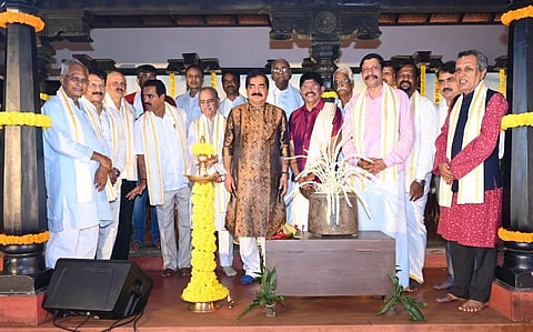 ಪಿಲಿಕುಳ ಆಟಿಕೂಟಕ್ಕೆ ಶಾಸಕ ಉಮಾನಾಥ ಕೋಟ್ಯಾನ್ ಚಾಲನೆ ನೀಡಿದರು. ಡಾ.ಎಂ.ಮೋಹನ ಆಳ್ವ, ಜೆ.ಆರ್.ಲೋಬೊ, ತಾರಾನಾಥ ಗಟ್ಟಿ ಮೊದಲಾದವರಿದ್ದರು.