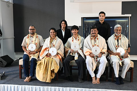 ರಾಷ್ಟ್ರೀಯ 72ನೇ ಚಲನಚಿತ್ರ ಪ್ರಶಸ್ತಿ ಪುರಸ್ಕೃತರಾದ ರೂಪಶ್ರೀ ವರ್ಕಾಡಿ, ಶಿವಧ್ವಜ್ ಶೆಟ್ಟಿ, ಪ್ರಶಾಂತ್ ರೈ, ಡಾ.ಪ್ರದೀಪ್ ಕೆಂಚನೂರ್ ಹಾಗೂ ಬಾಲ ನಟ ಆತಿಶ್ ಎಸ್. ಶೆಟ್ಟಿ ಅವರನ್ನು ಅಭಿನಂದಿಸಲಾಯಿತು. ಡಿಯೋನ್ ಮೊಂತೆರೋ, ಸುಮನಾ ಎಂ.ಡಿ. ಉಪಸ್ಥಿತರಿದ್ದರು.