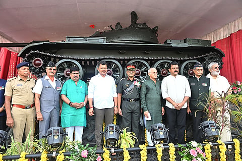  ಕಾರ್ಗಿಲ್ ವಿಜಯ ದಿವಸ ಕಾರ್ಯಕ್ರಮದ ಹಿನ್ನೆಲೆಯಲ್ಲಿ ಕದ್ರಿಹಿಲ್ಸ್‌ನ ಯುದ್ಧ ಸ್ಮಾರಕದ ಬಳಿ ರಸ್ತೆ ಬದಿಯಲ್ಲಿ ಟಿ 55 ಟ್ಯಾಂಕ್‌ನ್ನು ಗಣ್ಯರು ಲೋಕಾರ್ಪಣೆ ಮಾಡಿದರು.  