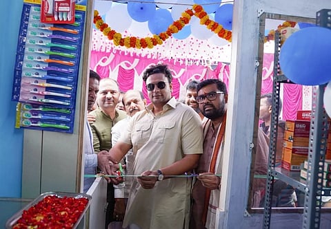 ಮಂಡ್ಯ ನಗರದಲ್ಲಿ ಪ್ರಧಾನ ಮಂತ್ರಿ ಭಾರತೀಯ ಜನೌಷಧ ಕೇಂದ್ರವನ್ನು ಮೈಸೂರು-ಕೊಡಗು ಸಂಸದ ಯದುವೀರ್ ಕೃಷ್ಣದತ್ತ ಚಾಮರಾಜ ಒಡೆಯರ್ ಲೋಕಾರ್ಪಣೆಗೊಳಿಸಿದರು. 