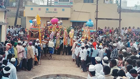 ಅಣ್ಣಿಗೇರಿ ತಾಲೂಕಿನ ನಲವಡಿ ಗ್ರಾಮದಲ್ಲಿ ಮೊಹರಂ ಆಚರಿಸಲಾಯಿತು.