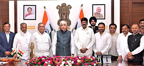 ವಿಜಯವಾಡ ರಾಜ್ಯಪಾಲರ ಕಚೇರಿಯಲ್ಲಿ ಸಭೆ ಕರ್ನಾಟಕ ಮತ್ತು ಆಂಧ್ರದ ಸಚಿವರ ಸಭೆ 